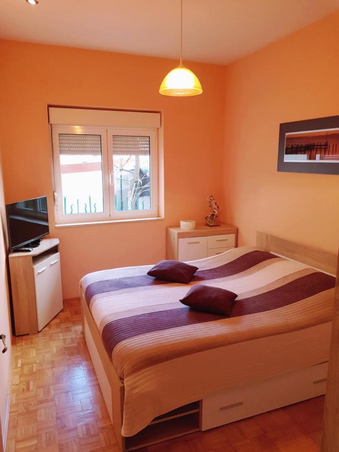 Apartment Centar โอมิช ภายนอก รูปภาพ
